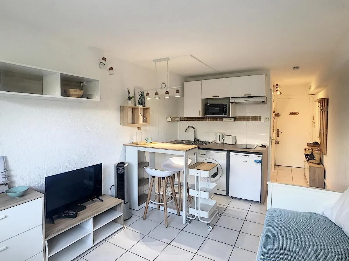 Golfe Juan Studio Dans Residence Avec Piscine Vallauris 0*,  France