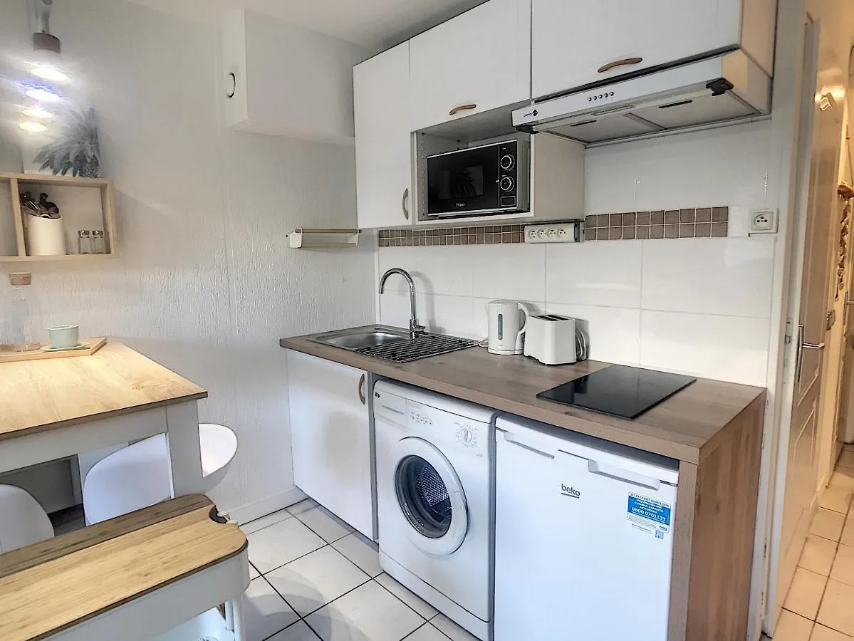 Golfe Juan Studio Dans Residence Avec Piscine Vallauris 0*,