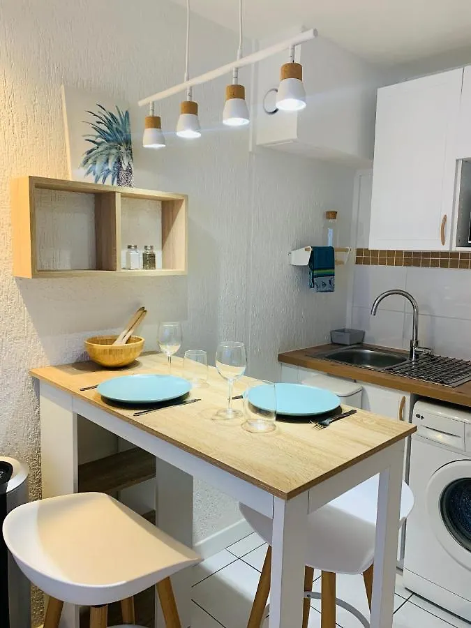 Golfe Juan Studio Dans Residence Avec Piscine Vallauris Apartment